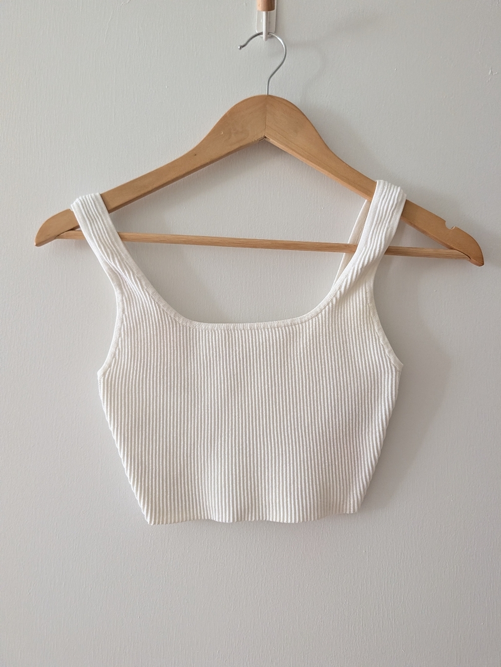 Aritzia Babaton Sculpt Knit Square neck Cropped Tank